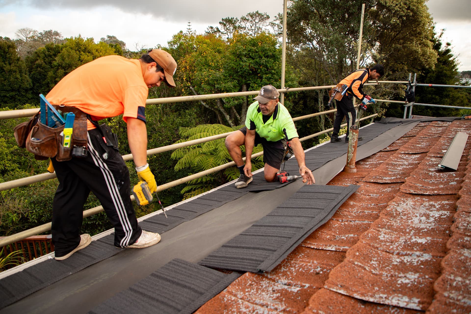 Aerial view of a New Zealand commercial roof showcasing modern roofing technology