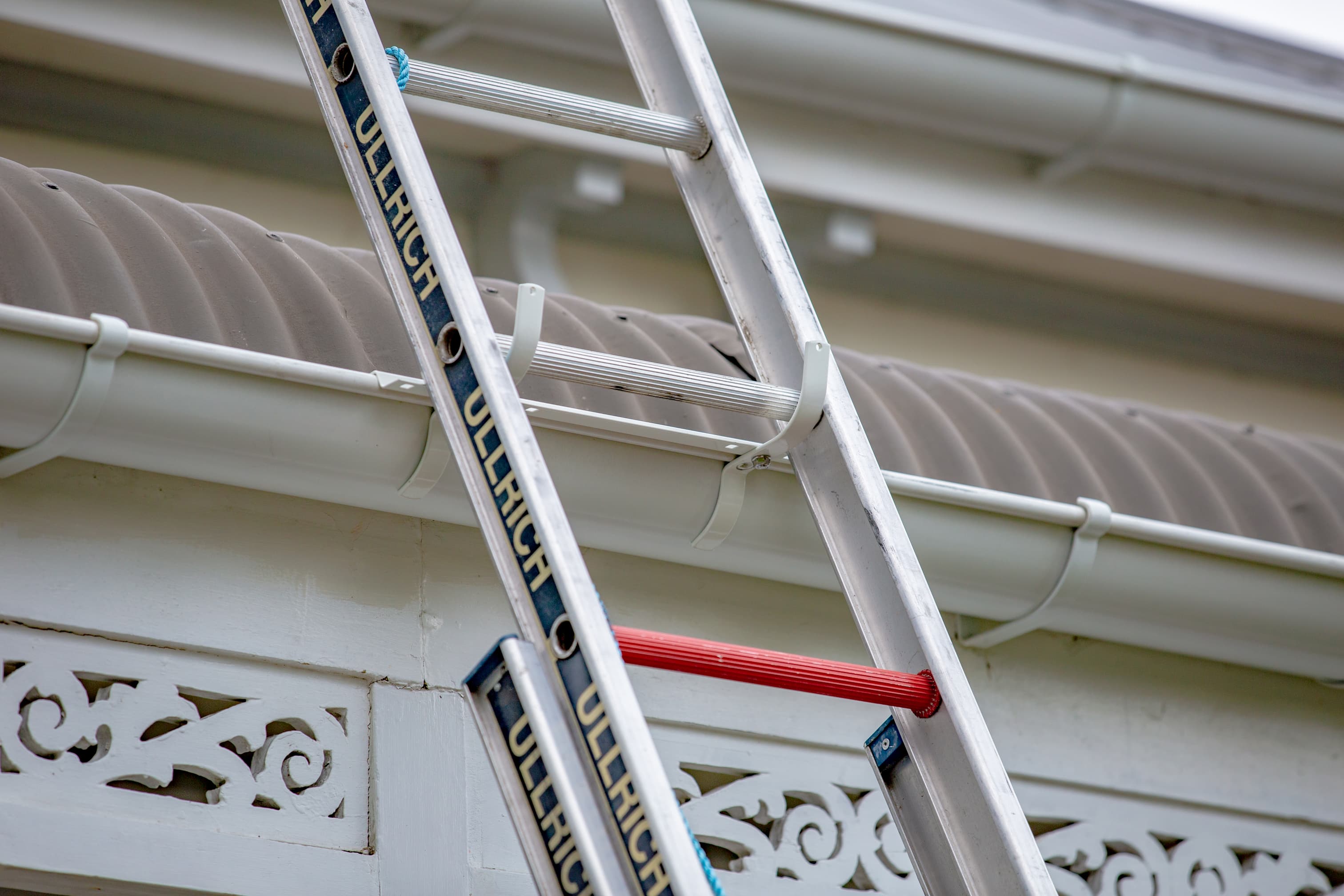 Lindab Gutter Bracket with ladder attached